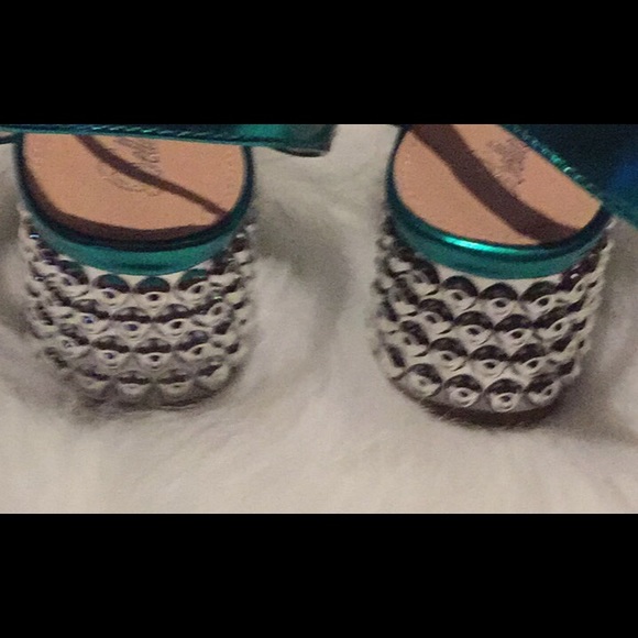 ✳️Mermaid  Heels size 7.5 left! ✳️ - Picture 4 of 8